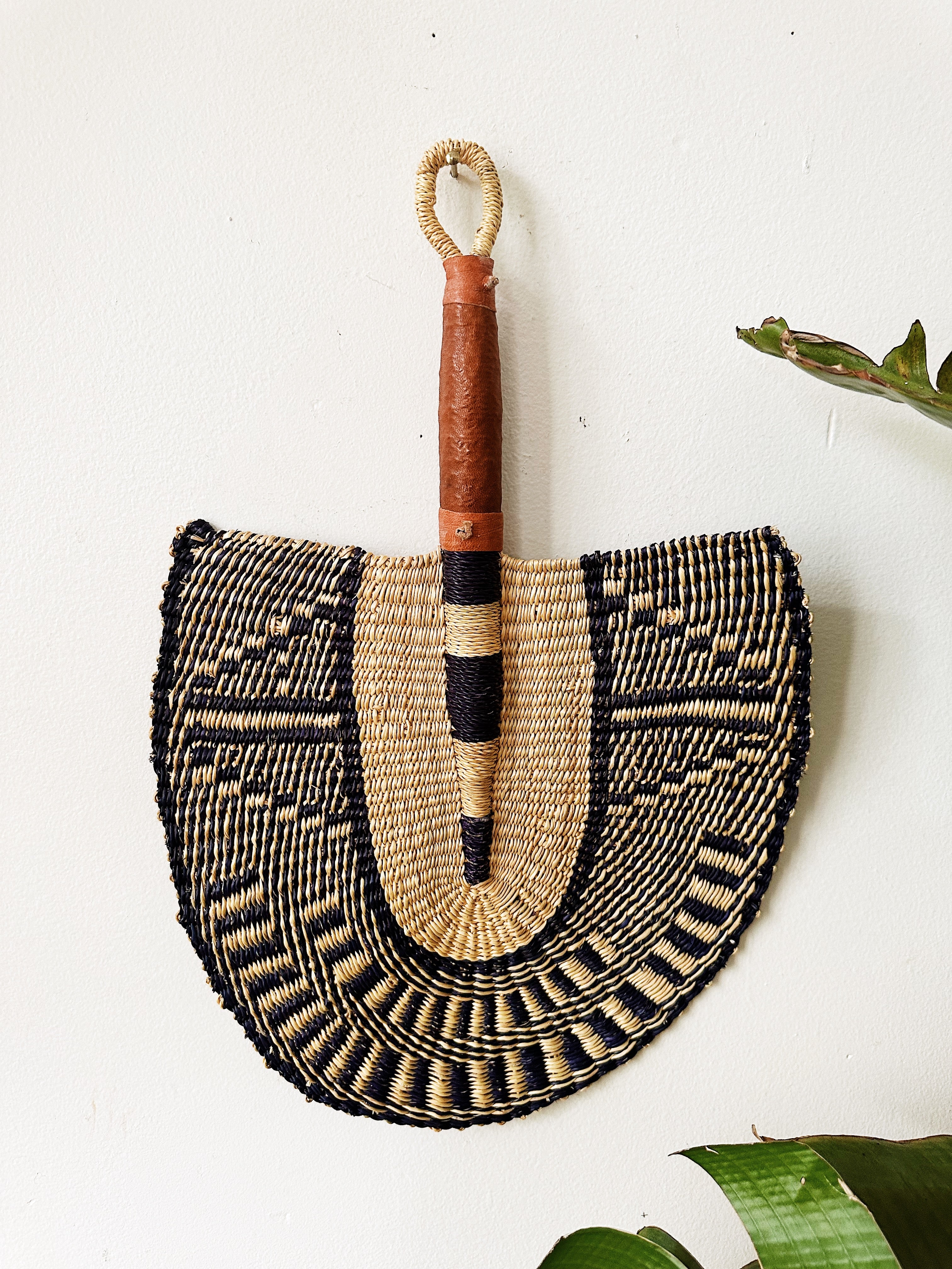 Savanna Wicker Fan // Natural & Navy #3