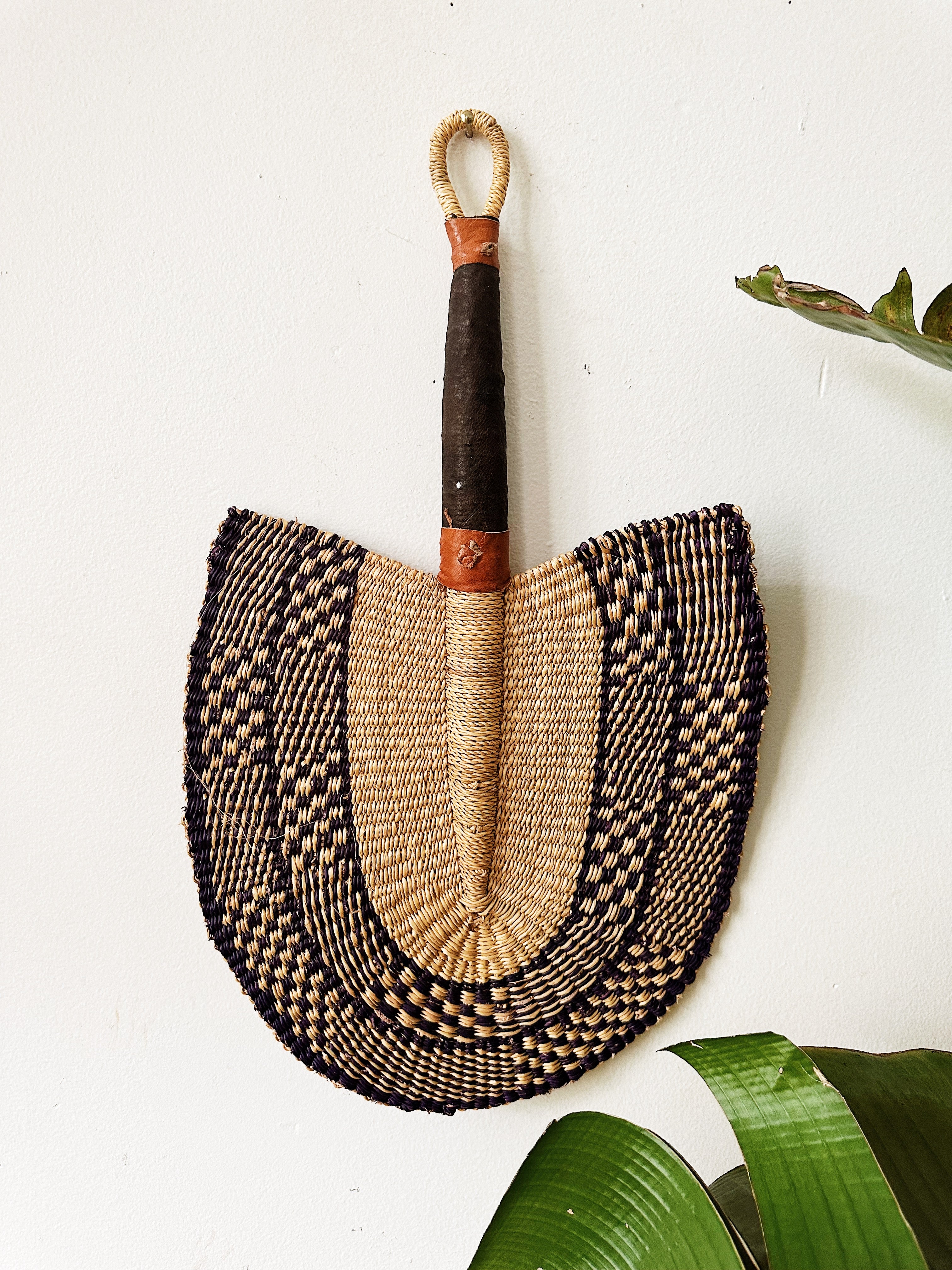 Savanna Wicker Hand Fan // Natural & Navy